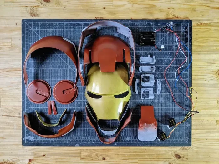 Casco de Iron Man - articulado