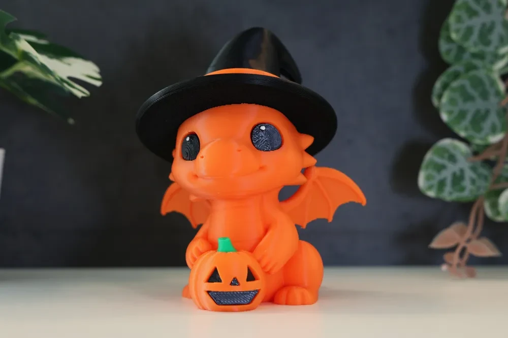 Dragón de Halloween con Sombrero de Bruja y Calabaza
