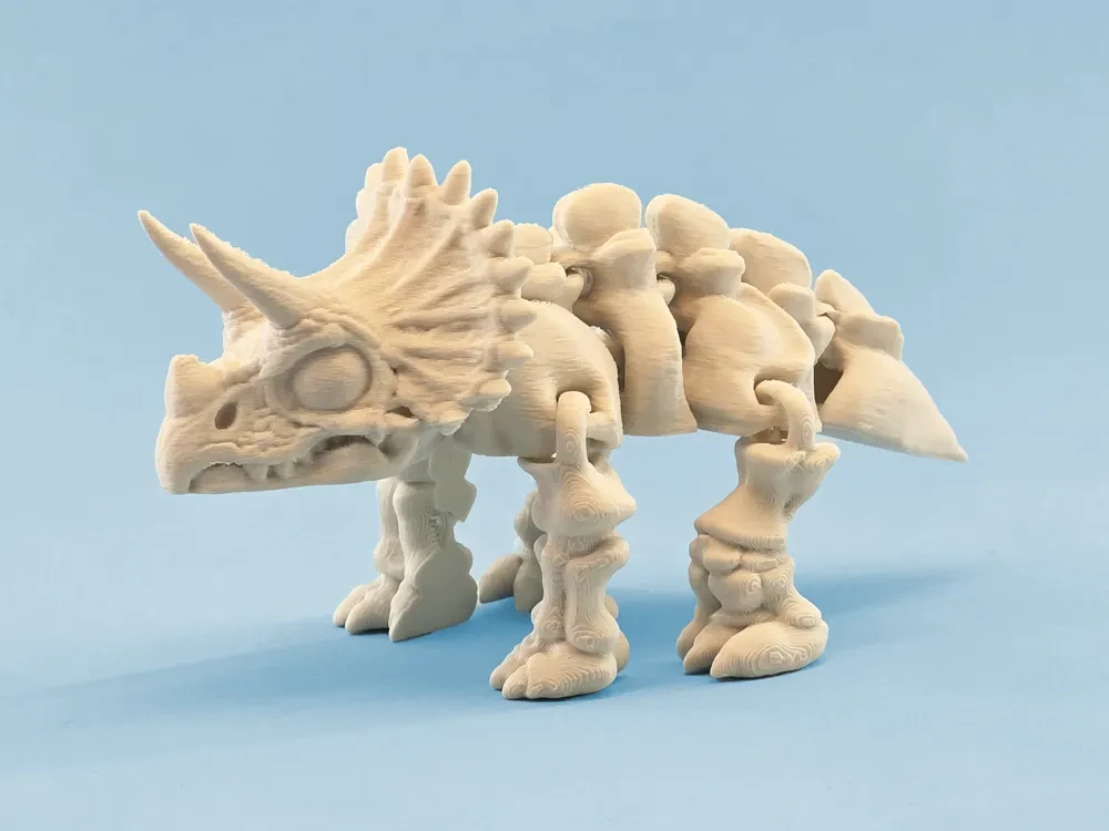 Dinosaurio triceratops esqueleto articulado