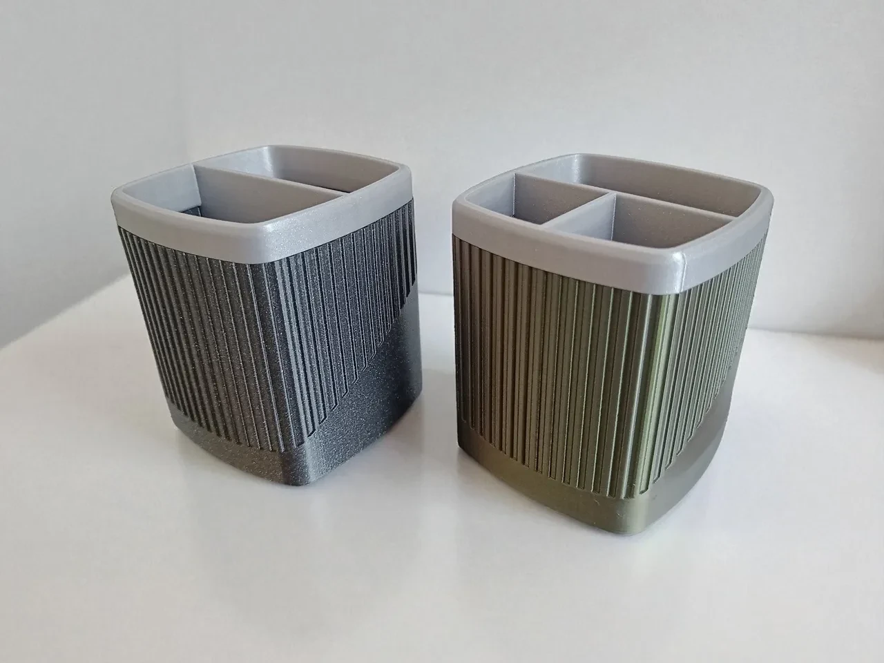 Ribbed Pen Holder